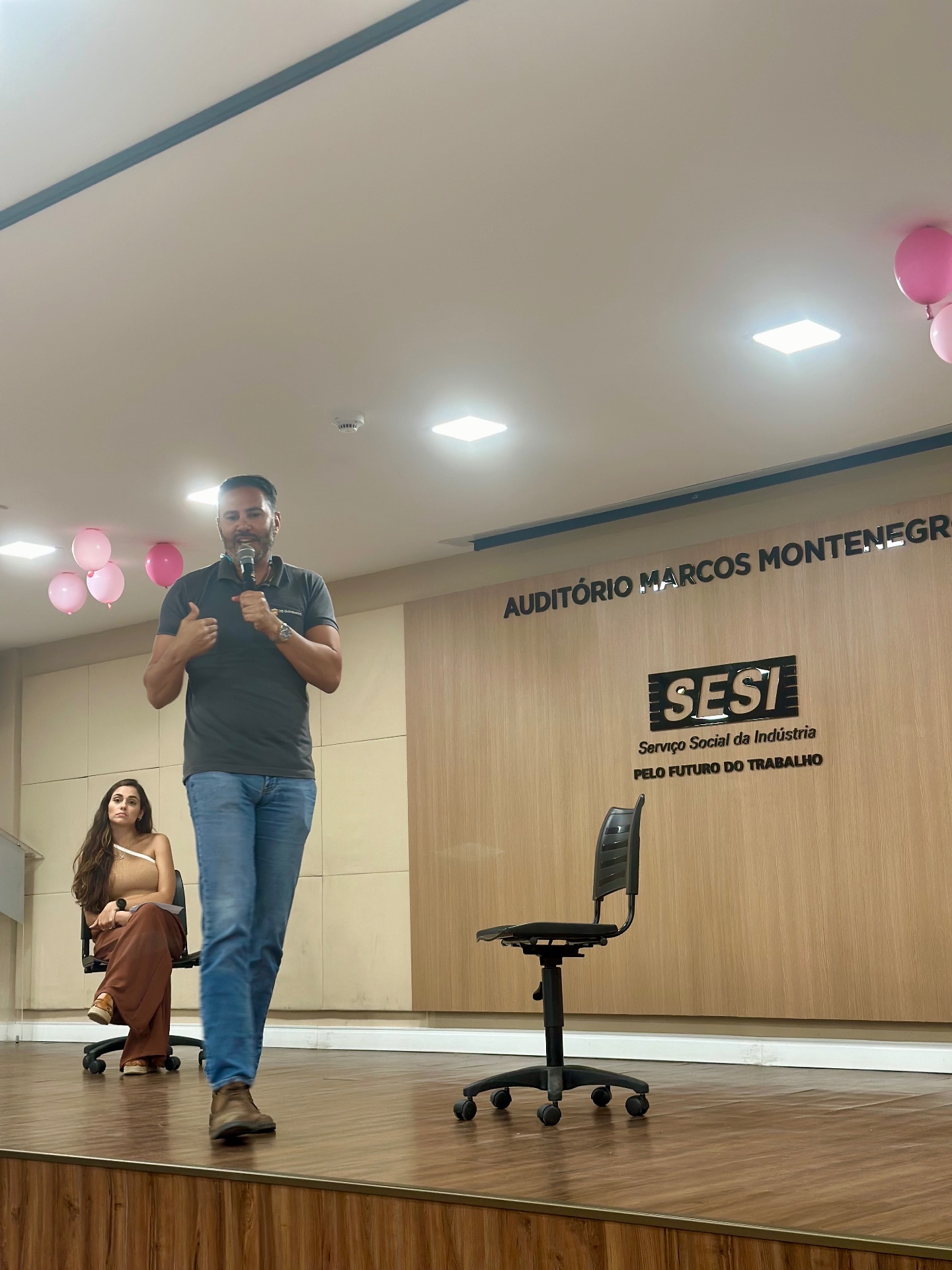 Daniel Busgaib palestrando